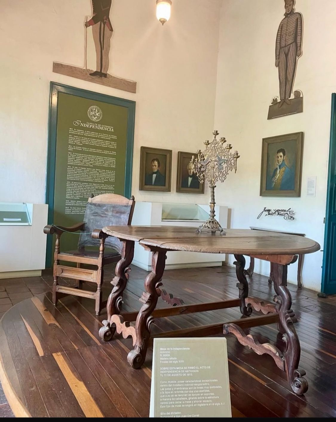 Mesa de la Independencia en el Museo Juan del Corral