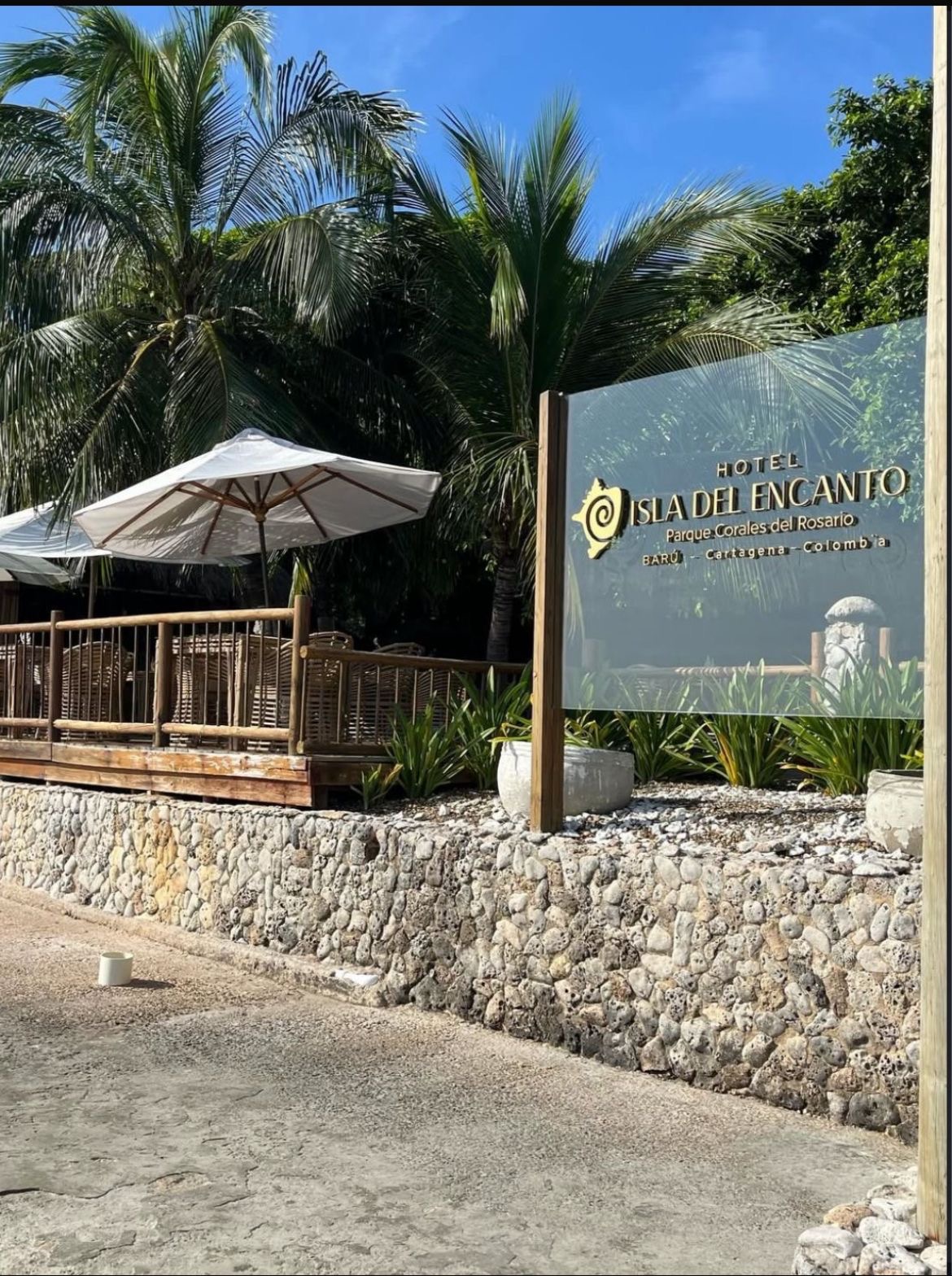Entrada Hotel Isla del Encanto