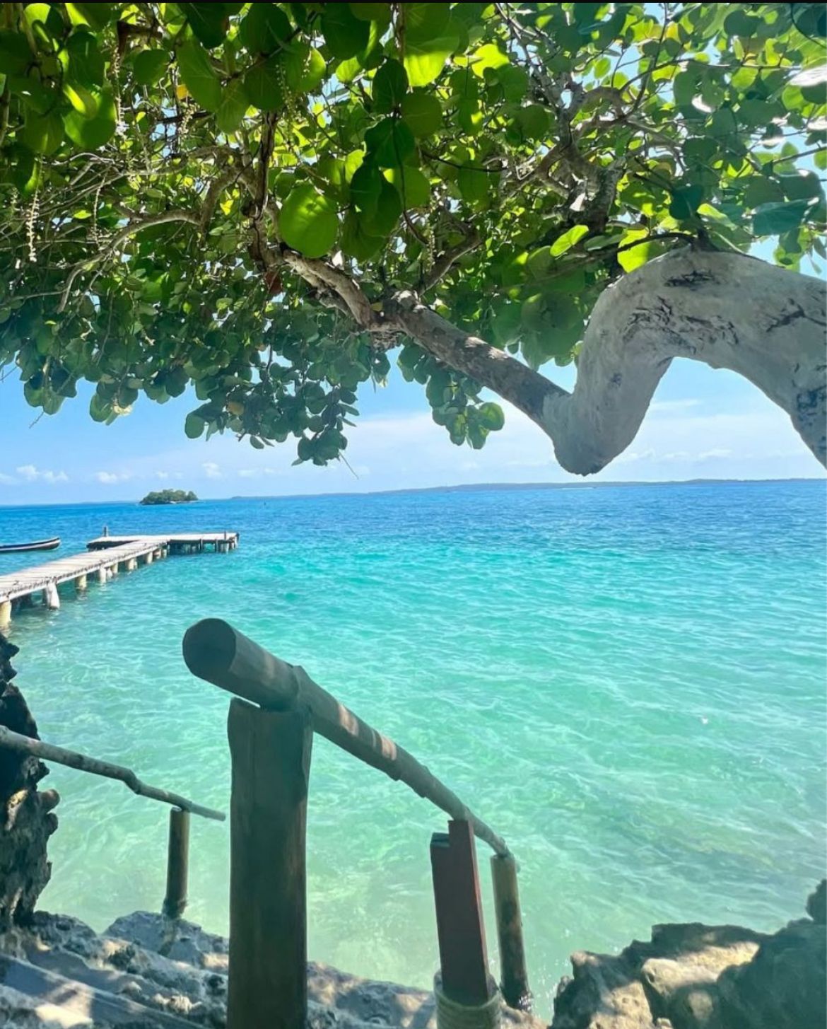 Isla Pirata Estándar - acceso al mar desde la roca