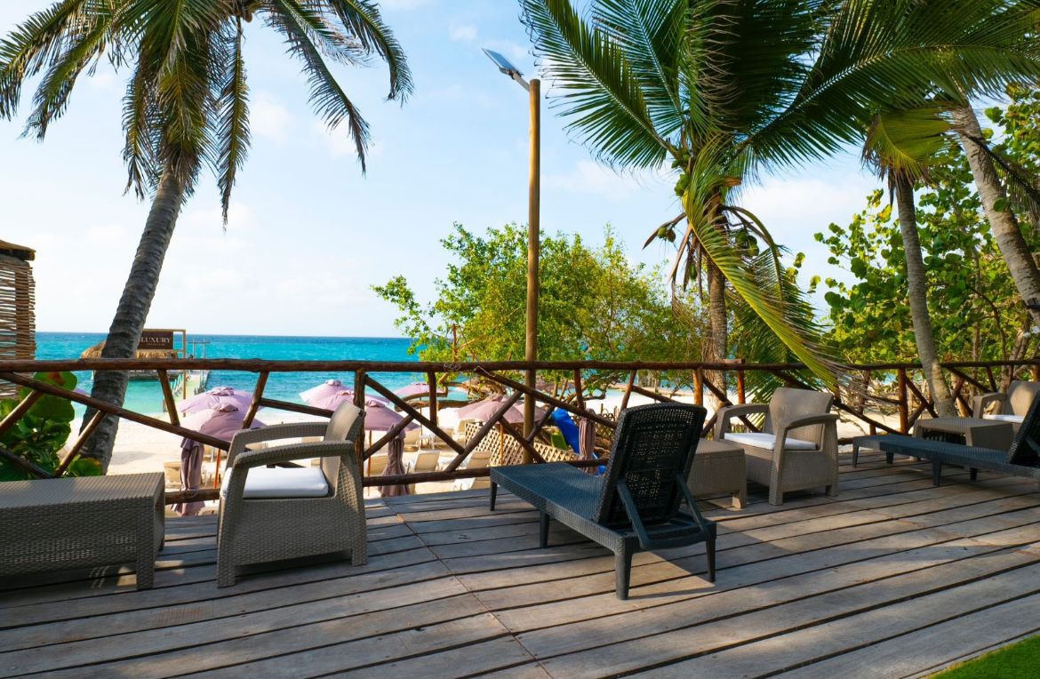 Luxury Area VIP - deck con vista al mar