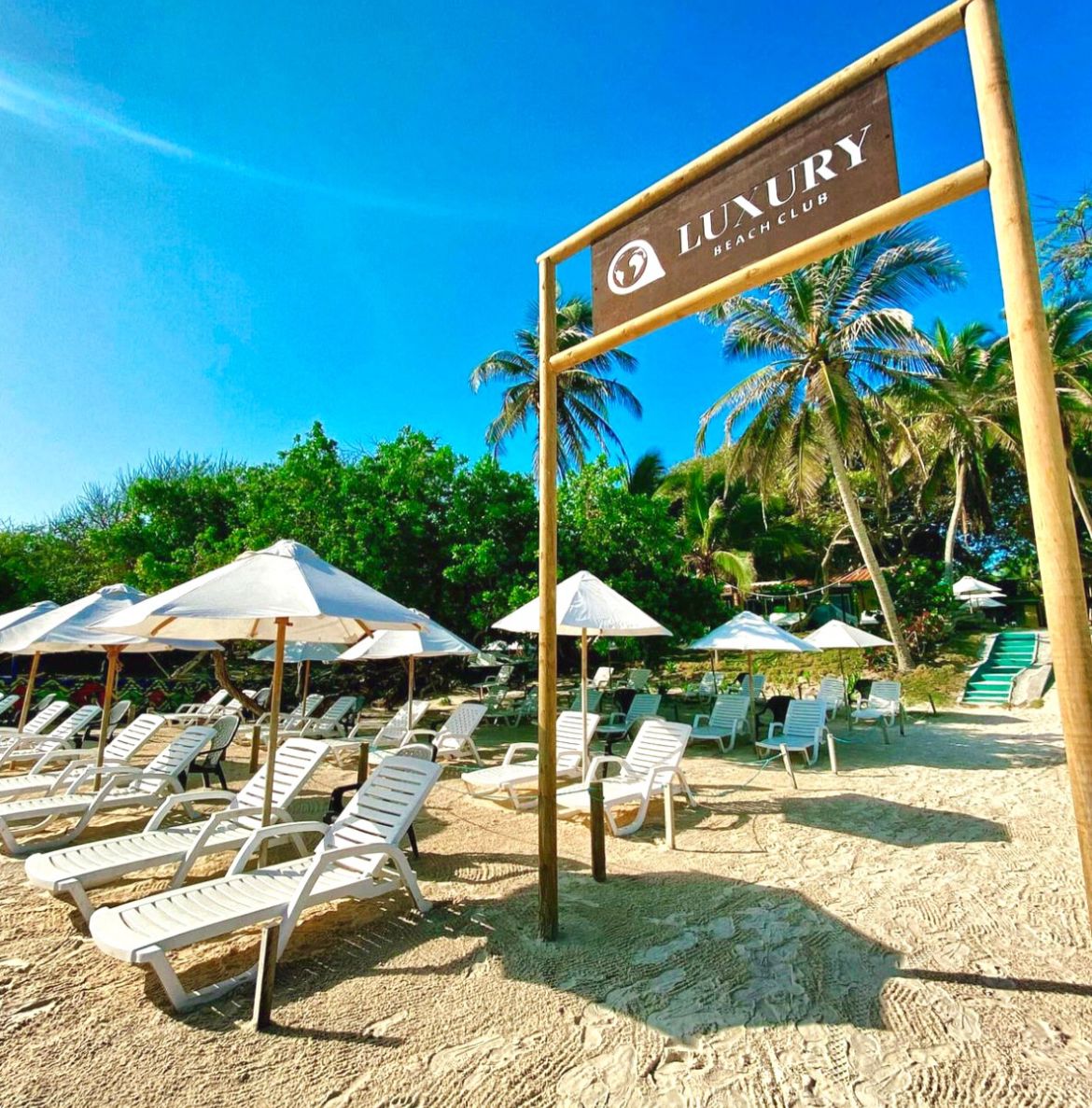 Entrada Luxury Beach Club