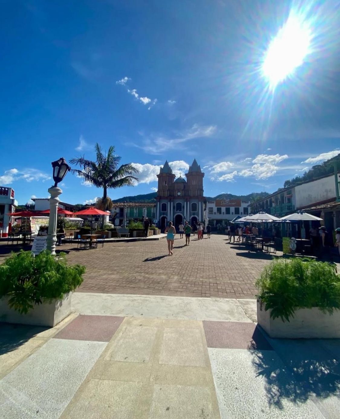 Plaza principal del Peñol
